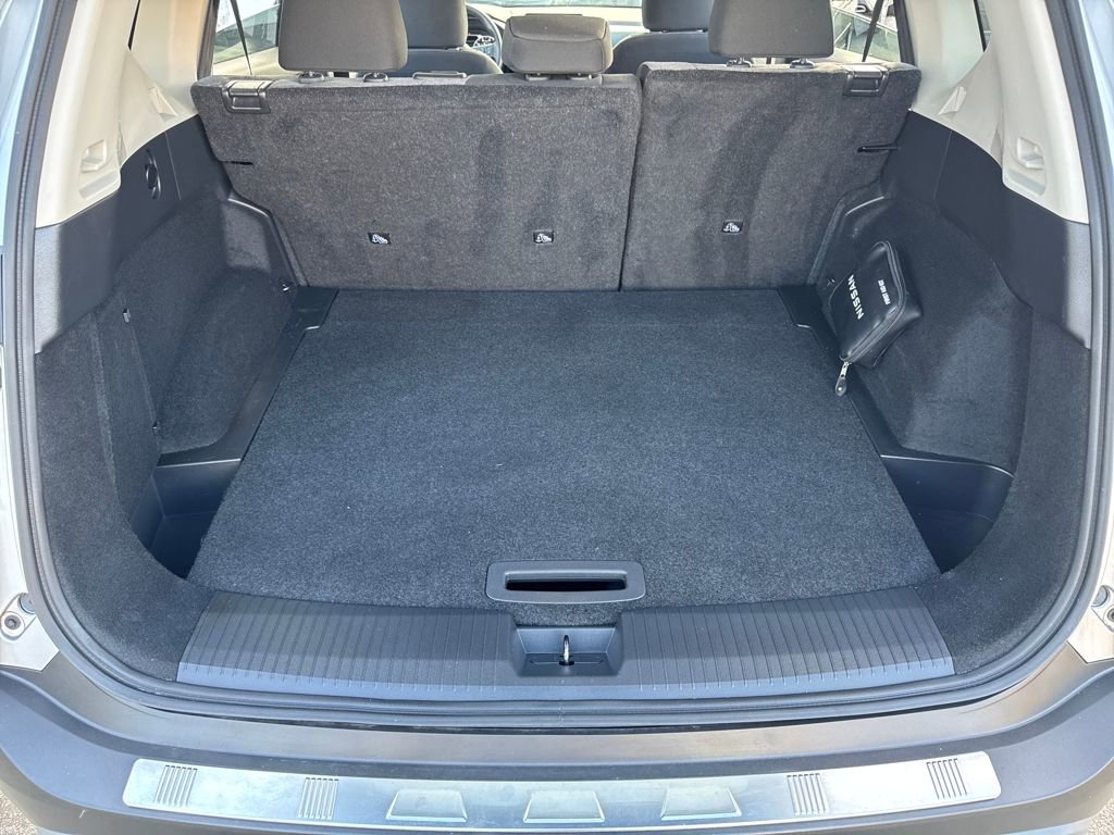 Used 2022 Nissan Rogue SV image 21