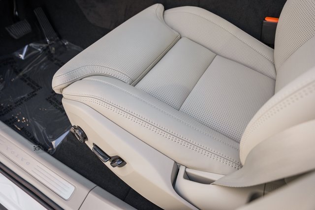 New 2026 Volvo XC60 B5 Ultra w/ Protection Package Premier image 32