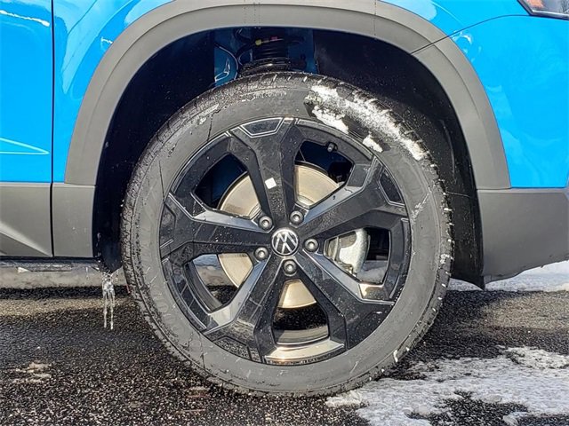 New 2026 Volkswagen Taos SE image 12