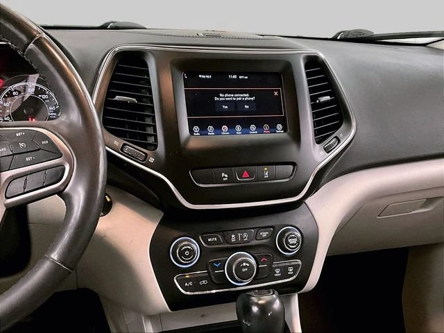 Used 2021 Jeep Cherokee Latitude Plus AWD/4WD image 7
