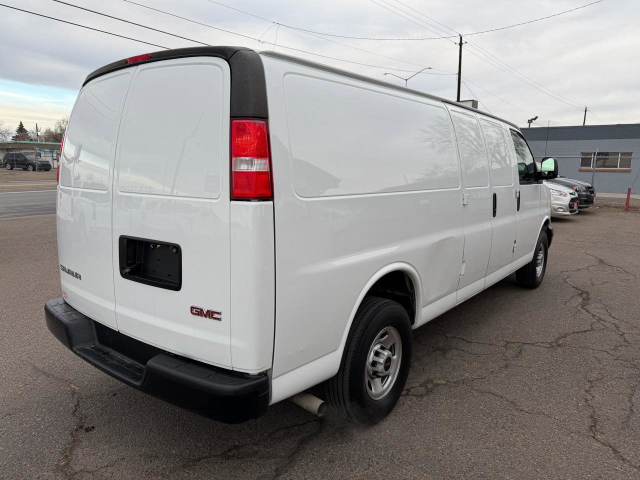 Used 2023 GMC Savana 3500 Extended w/ Driver Convenience Package image 9