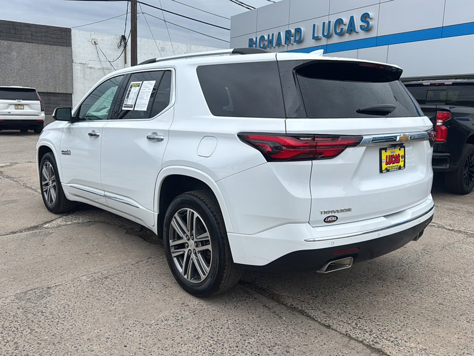 Used 2023 Chevrolet Traverse High Country FWD image 7