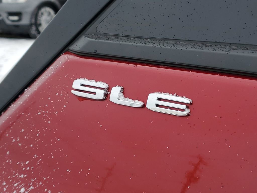 Used 2023 GMC Terrain SLE w/ Driver Convenience Package image 6