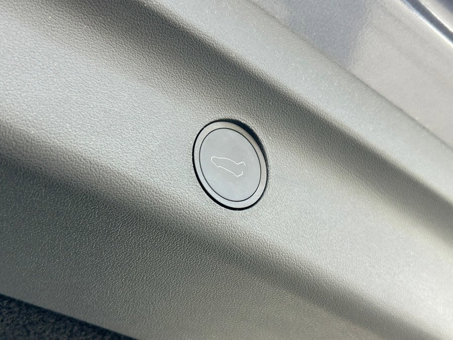 Used 2023 Tesla Model Y Long Range image 54