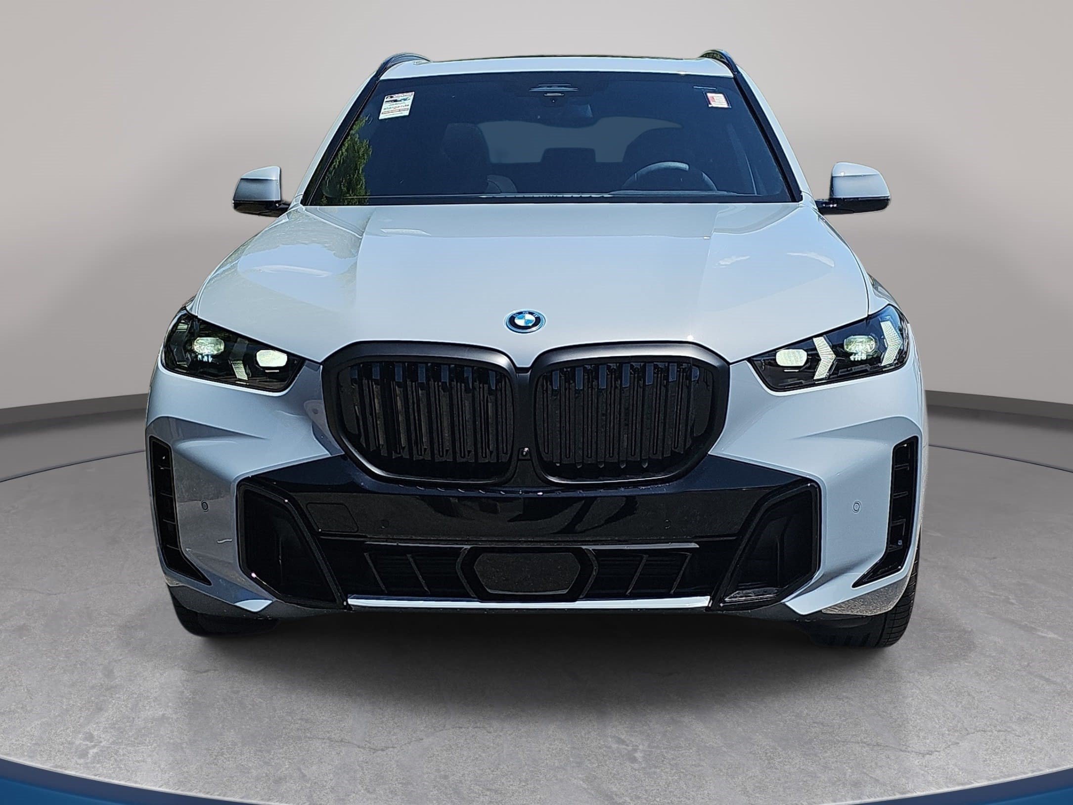 New 2026 BMW X5 xDrive50e w/ M Sport Package AWD/4WD image 2