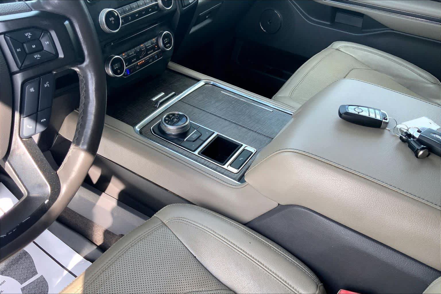 Used 2018 Ford Expedition Limited RWD image 17