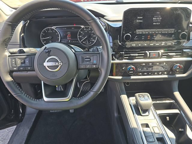 Certified 2025 Nissan Pathfinder SL w/ SL Premium Package FWD image 4