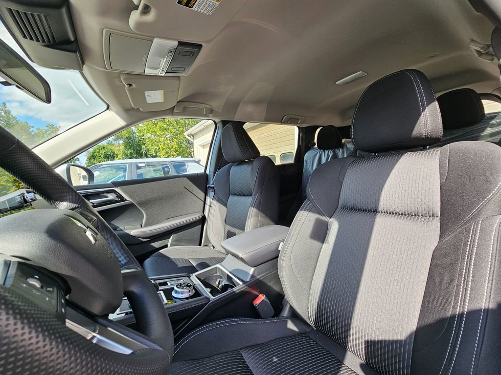 New 2025 Mitsubishi Outlander ES AWD/4WD image 8