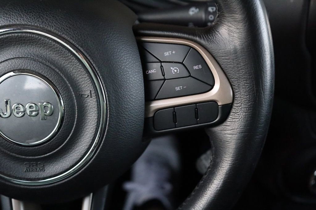 Used 2015 Jeep Renegade Latitude image 27