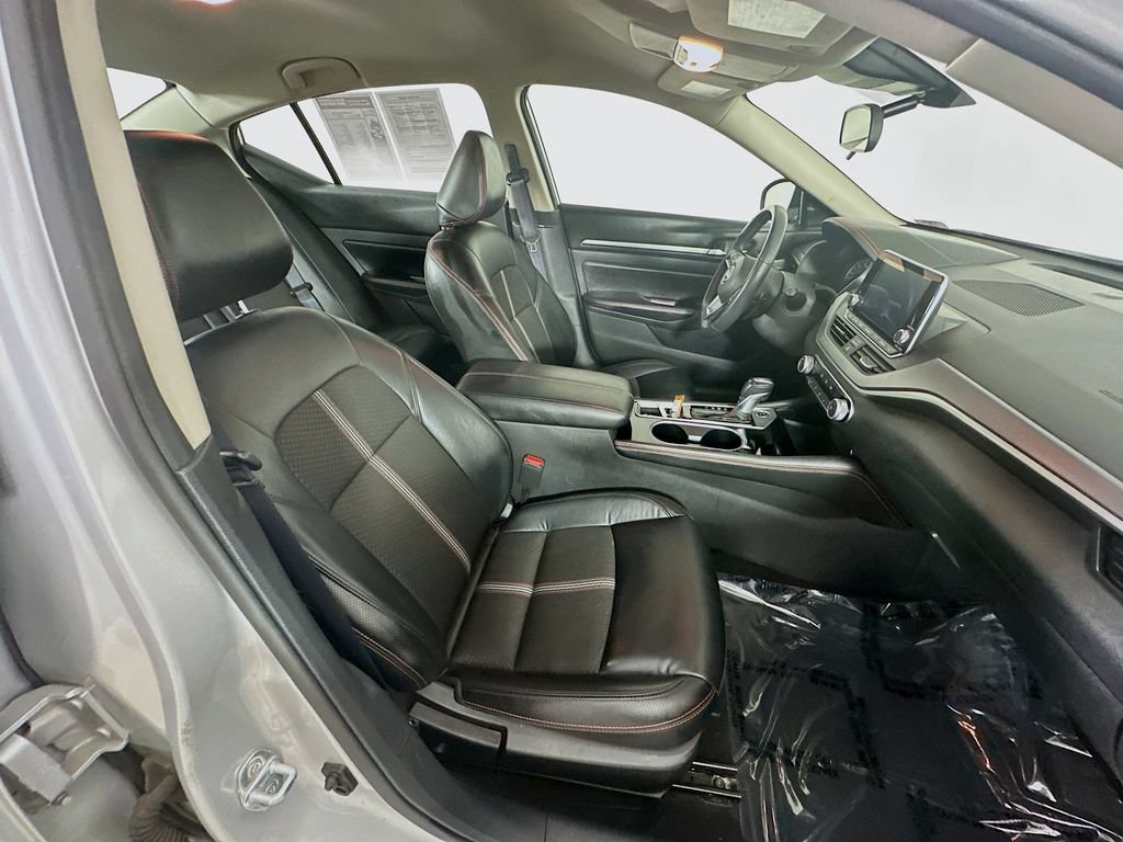 Used 2024 Nissan Altima 2.5 SR FWD image 33