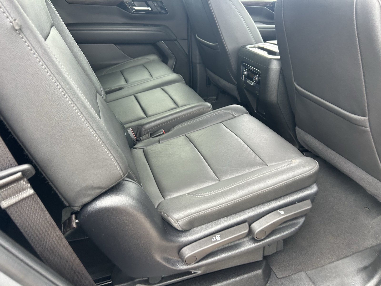 Used 2025 Chevrolet Tahoe Z71 AWD/4WD image 14