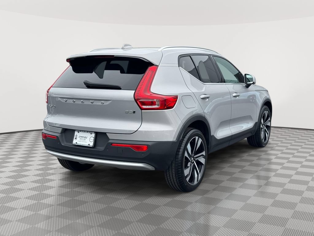 Certified 2023 Volvo XC40 B5 Ultimate w/ Protection Package Premier AWD/4WD image 4