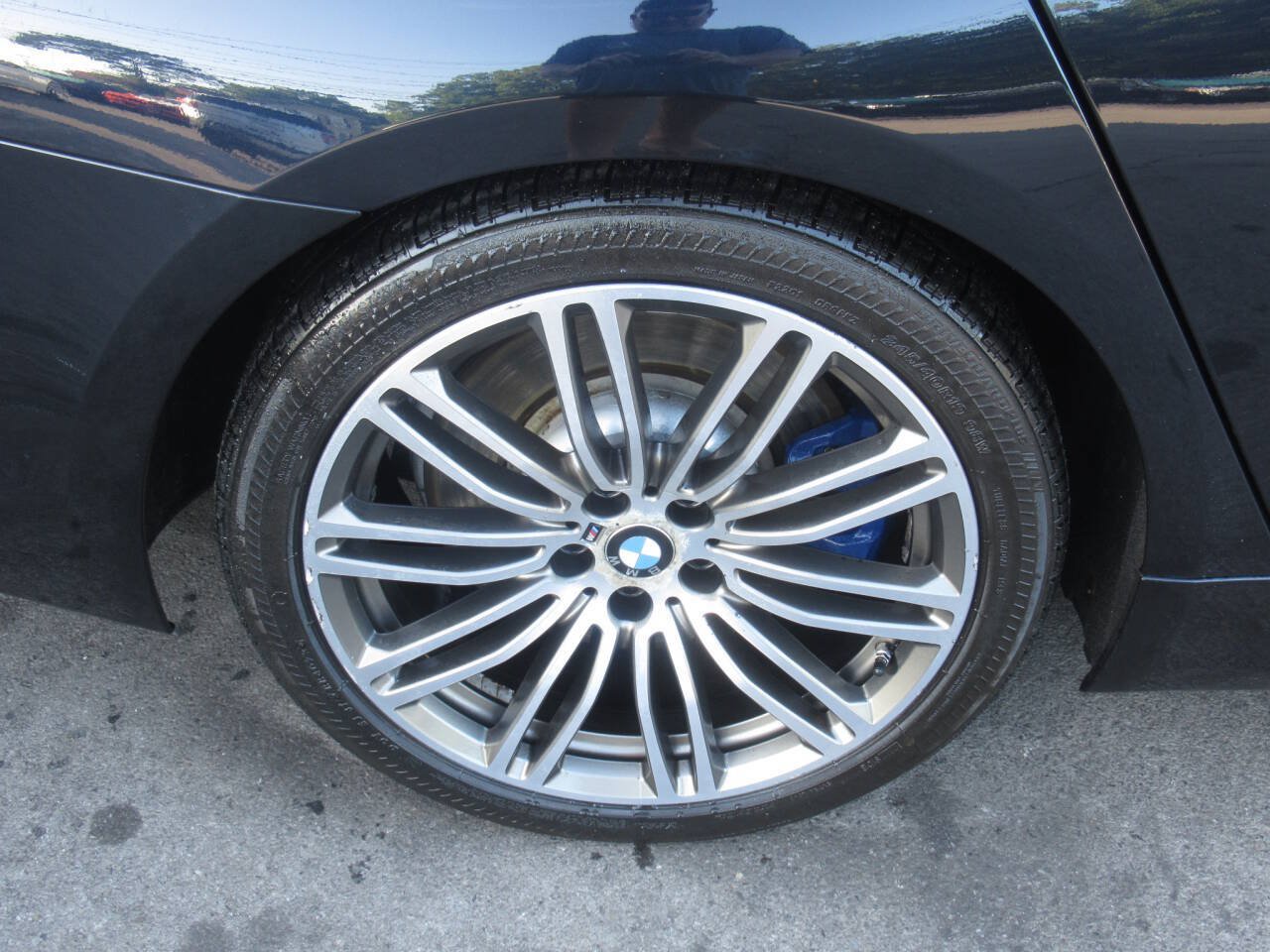 Used 2020 BMW M550i xDrive w/ Premium Package AWD/4WD image 9