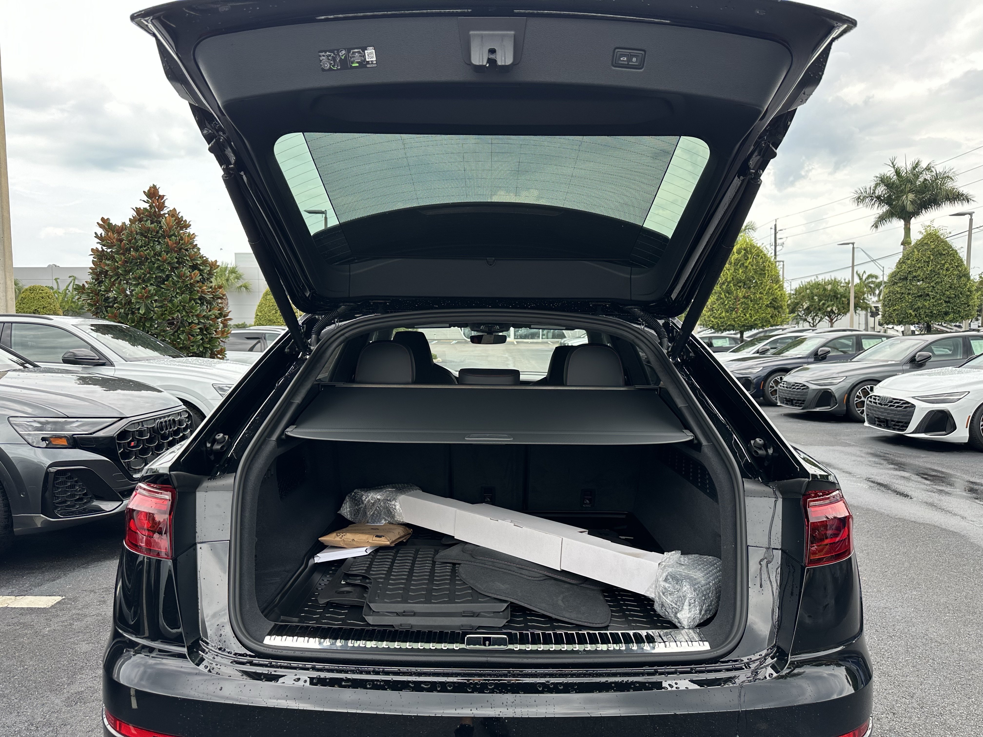 New 2026 Audi SQ8 Prestige AWD/4WD image 8