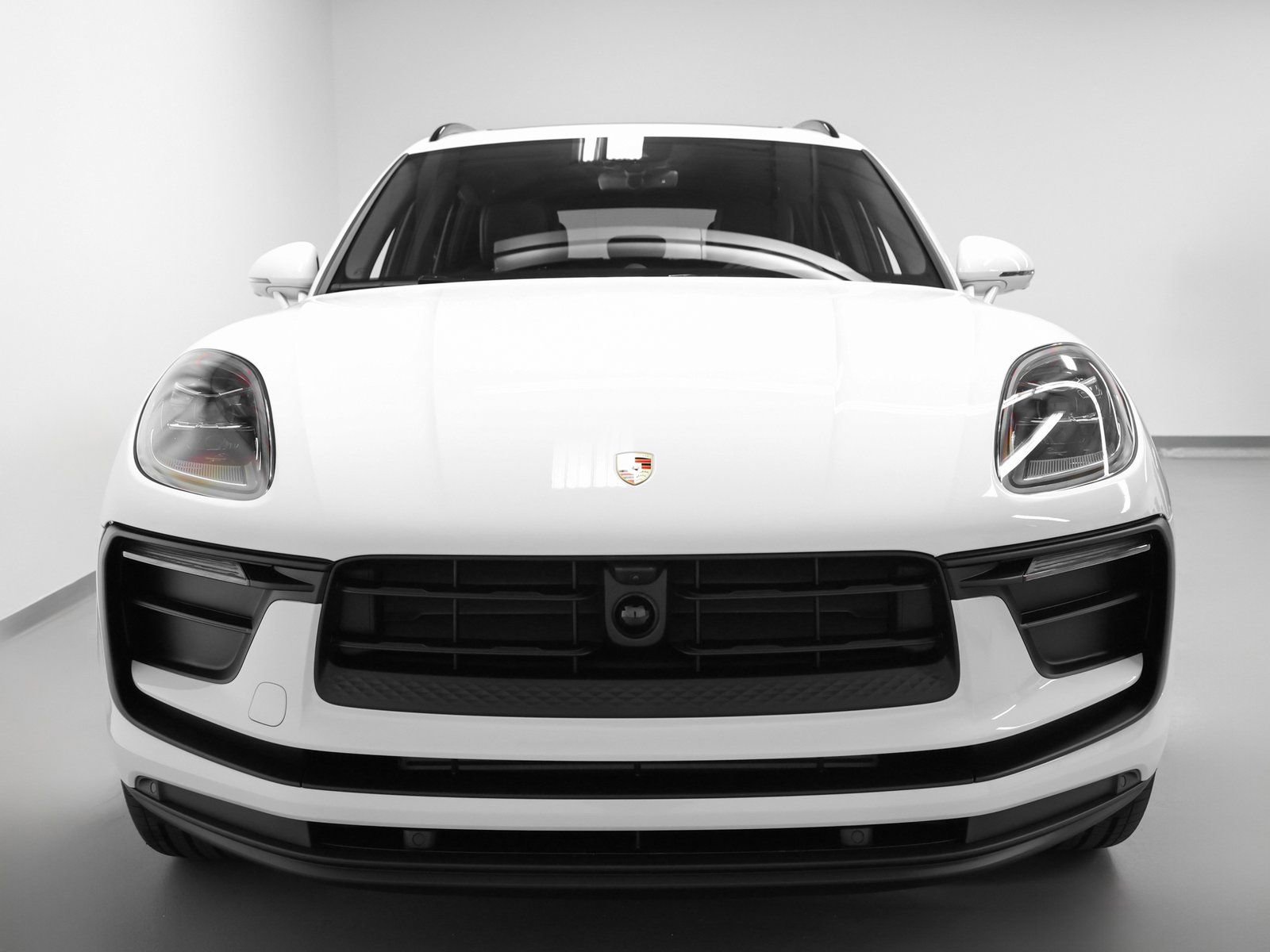 Certified 2026 Porsche Macan image 8