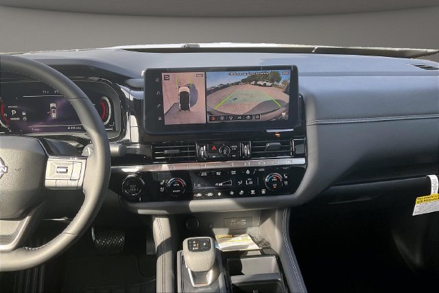 New 2026 Nissan Pathfinder Platinum w/ Lighting Package FWD image 6