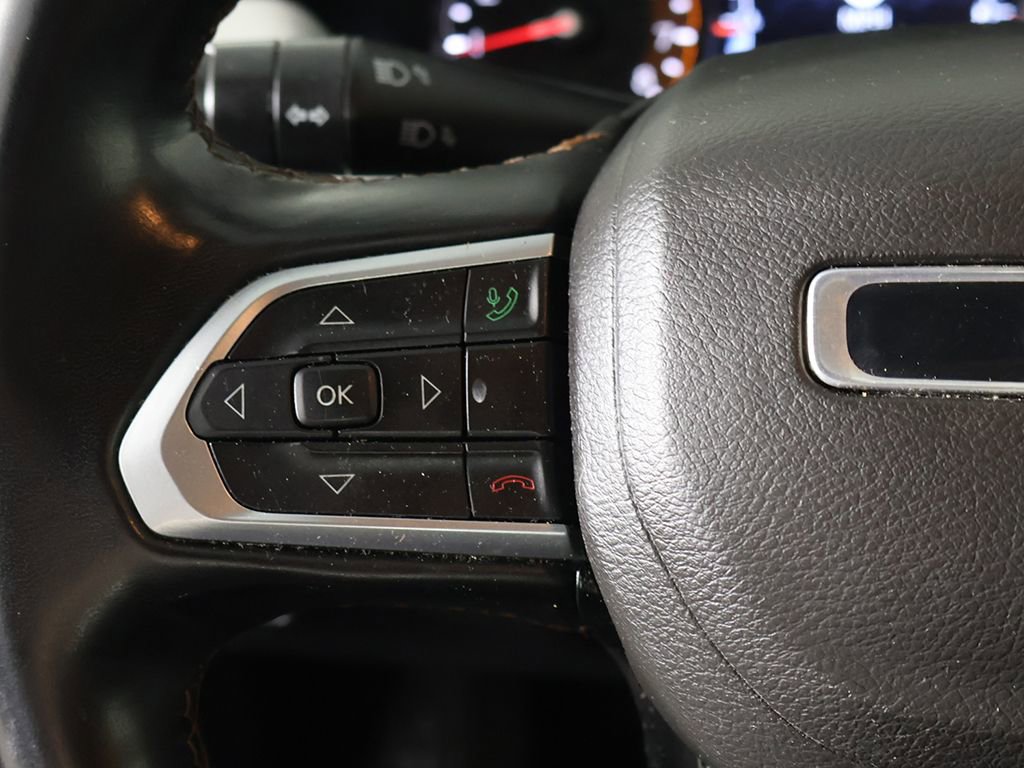 Used 2022 Jeep Compass Limited image 39