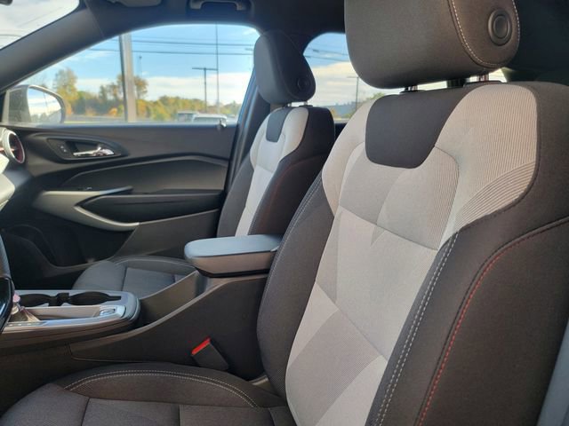 New 2026 Chevrolet Trax RS w/ Sunroof Package image 14