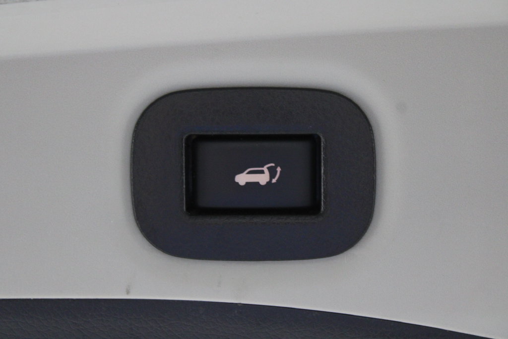 Certified 2020 Nissan Rogue SV w/ Premium Package AWD/4WD image 18