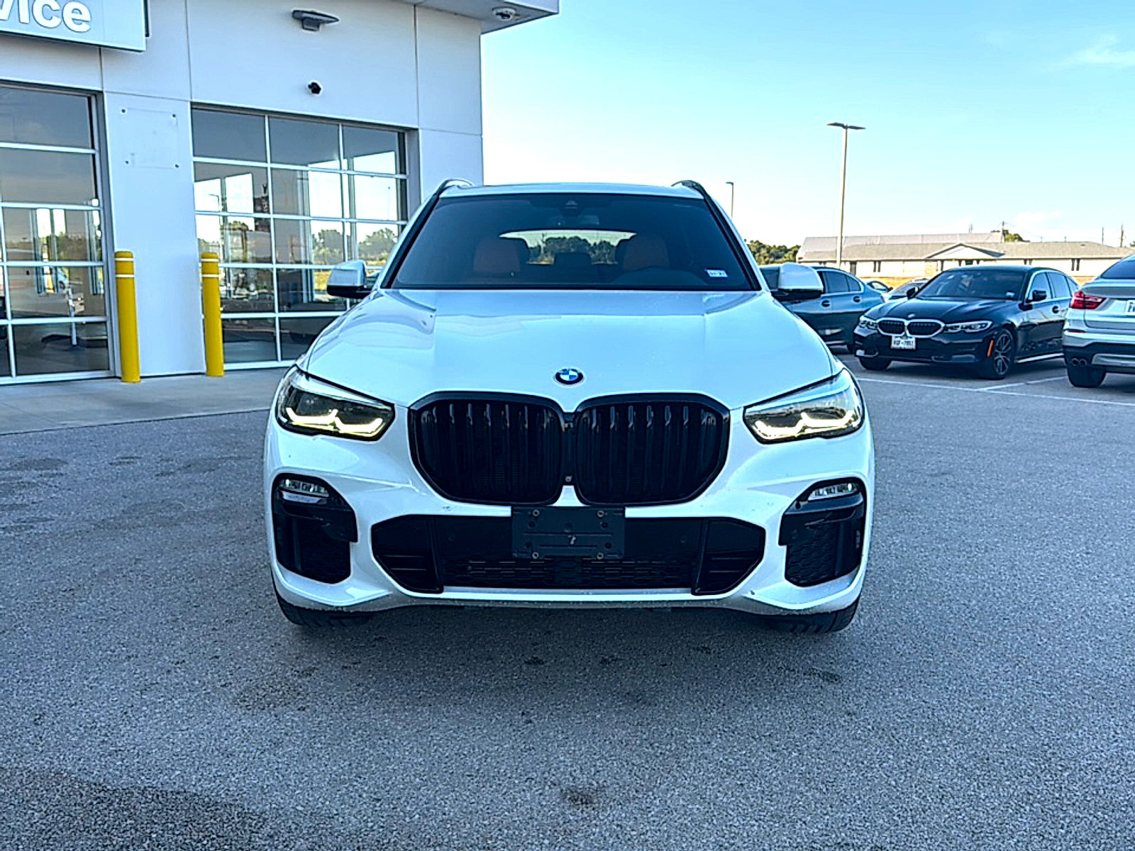 Used 2020 BMW X5 sDrive40i w/ M Sport Package RWD image 2