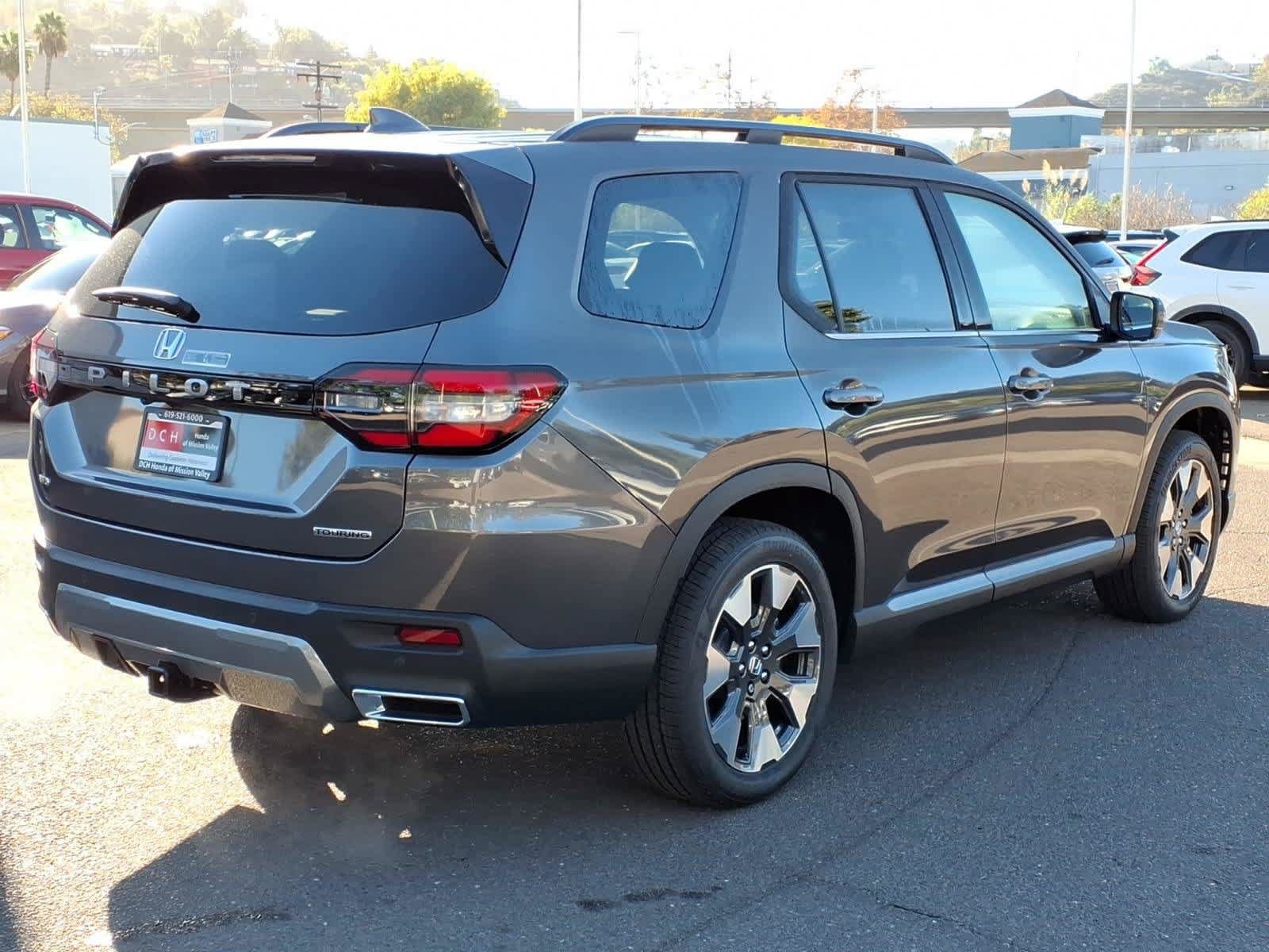 New 2026 Honda Pilot Touring image 4