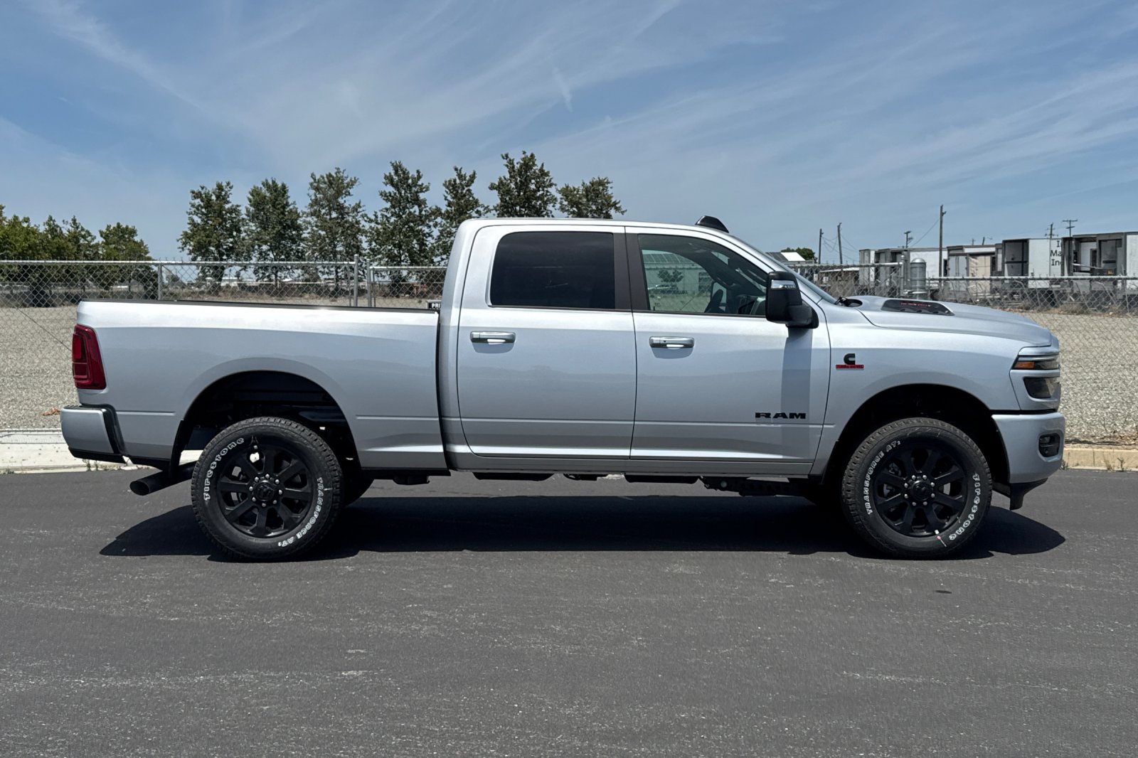 New 2026 RAM 2500 Laramie AWD/4WD image 2