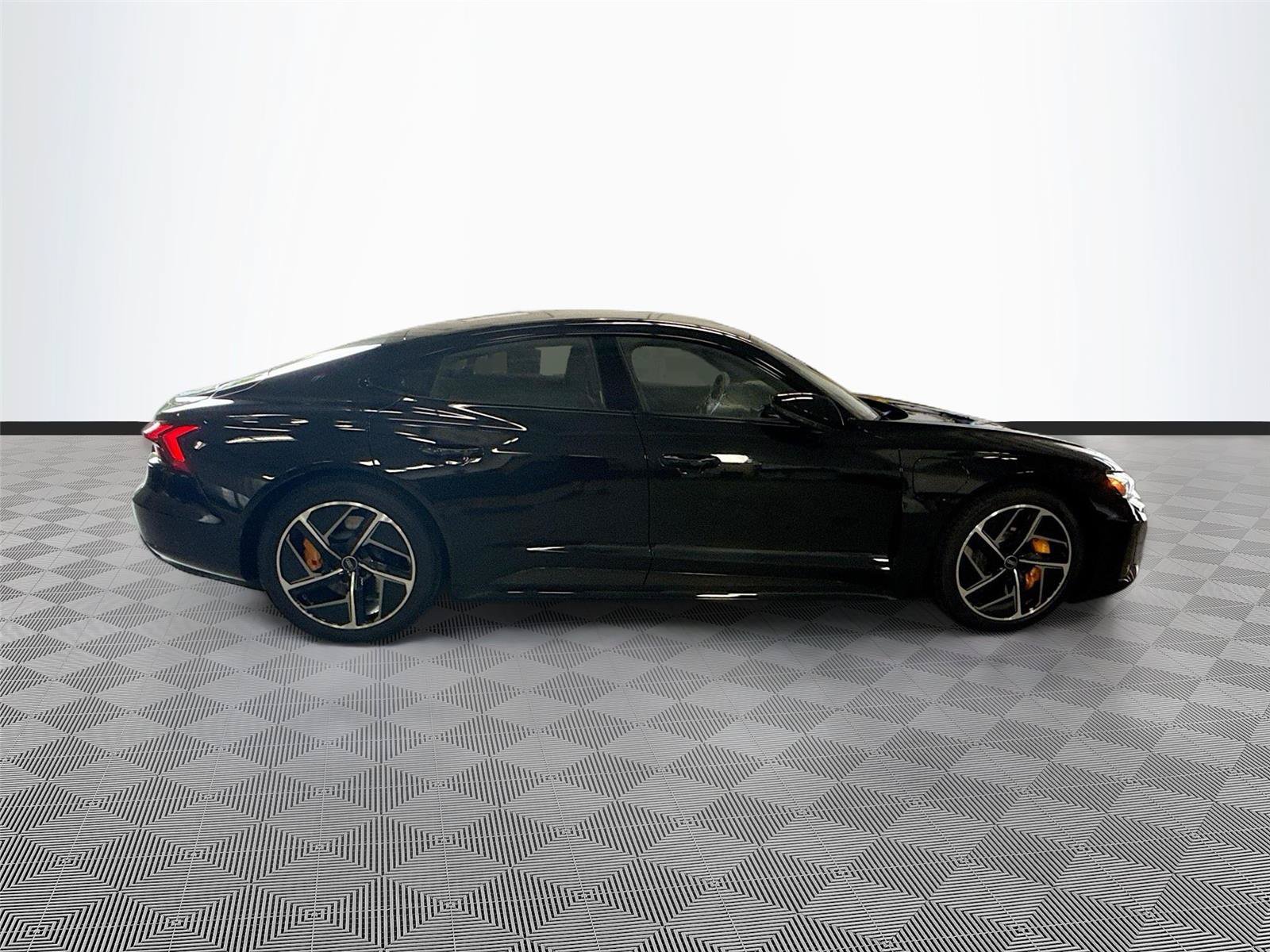 Used 2023 Audi RS e-tron GT w/ Carbon Performance Package AWD/4WD image 8