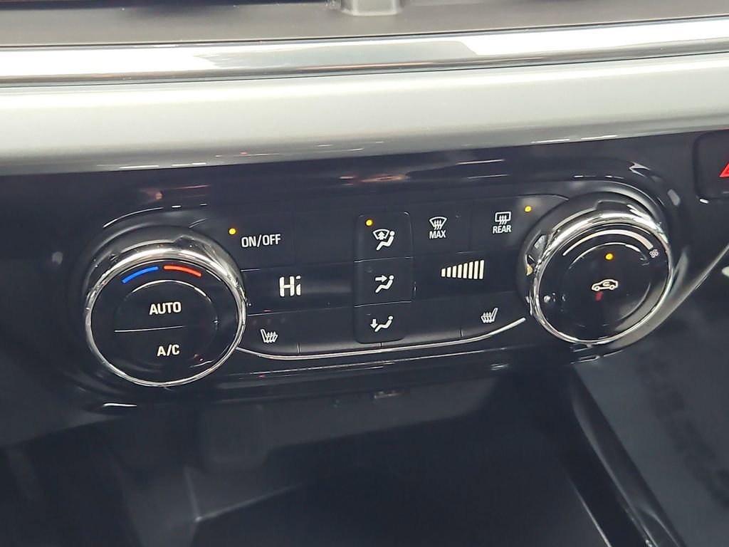 Certified 2025 Chevrolet Trax LT w/ LT Convenience Package image 34