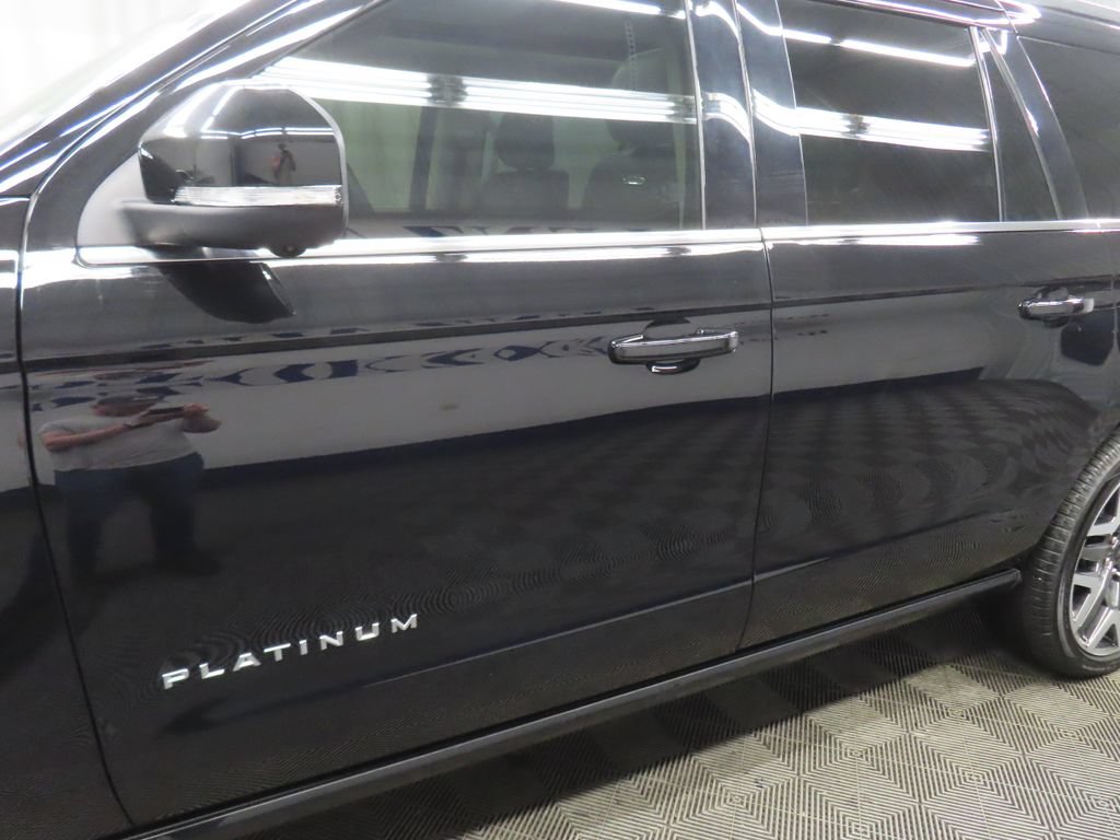 Used 2025 Ford Expedition Max Platinum w/ Platinum Ultimate Package AWD/4WD image 56