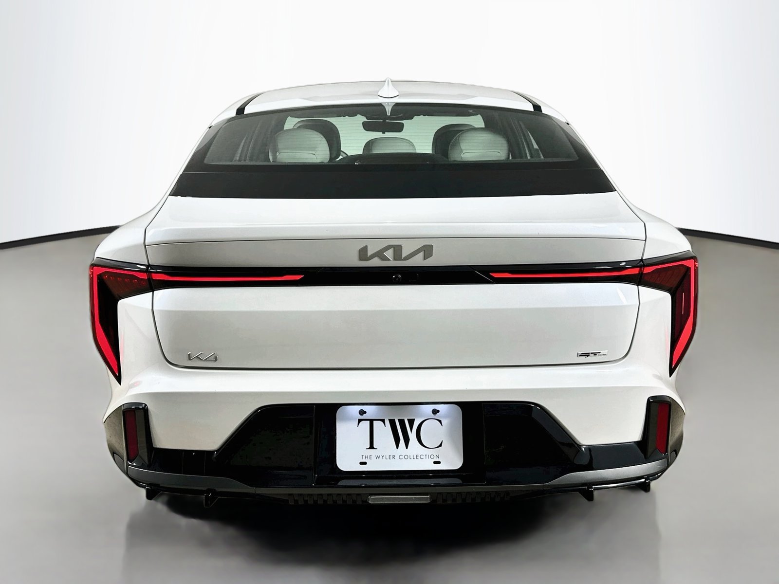Used 2025 Kia K4 GT-Line w/ GT-Line Premium Package FWD image 6