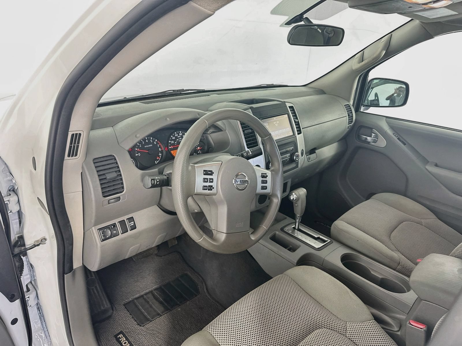 Used 2019 Nissan Frontier SV RWD image 9