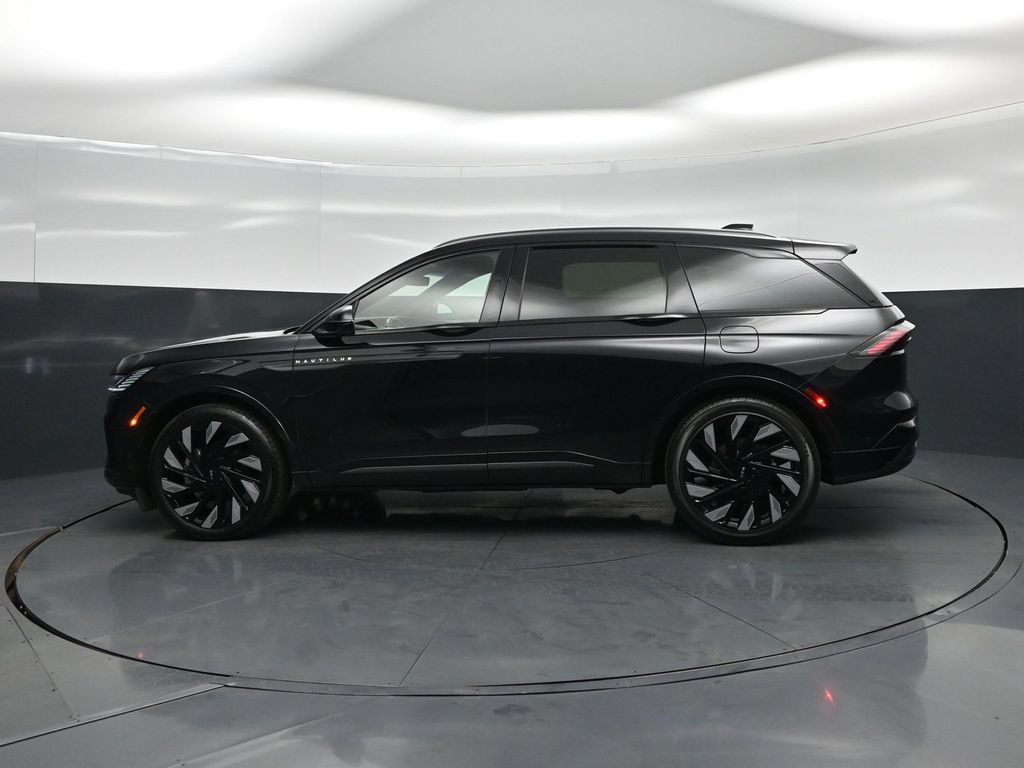 Used 2024 Lincoln Nautilus Reserve w/ Equipment Group 202A AWD/4WD image 24