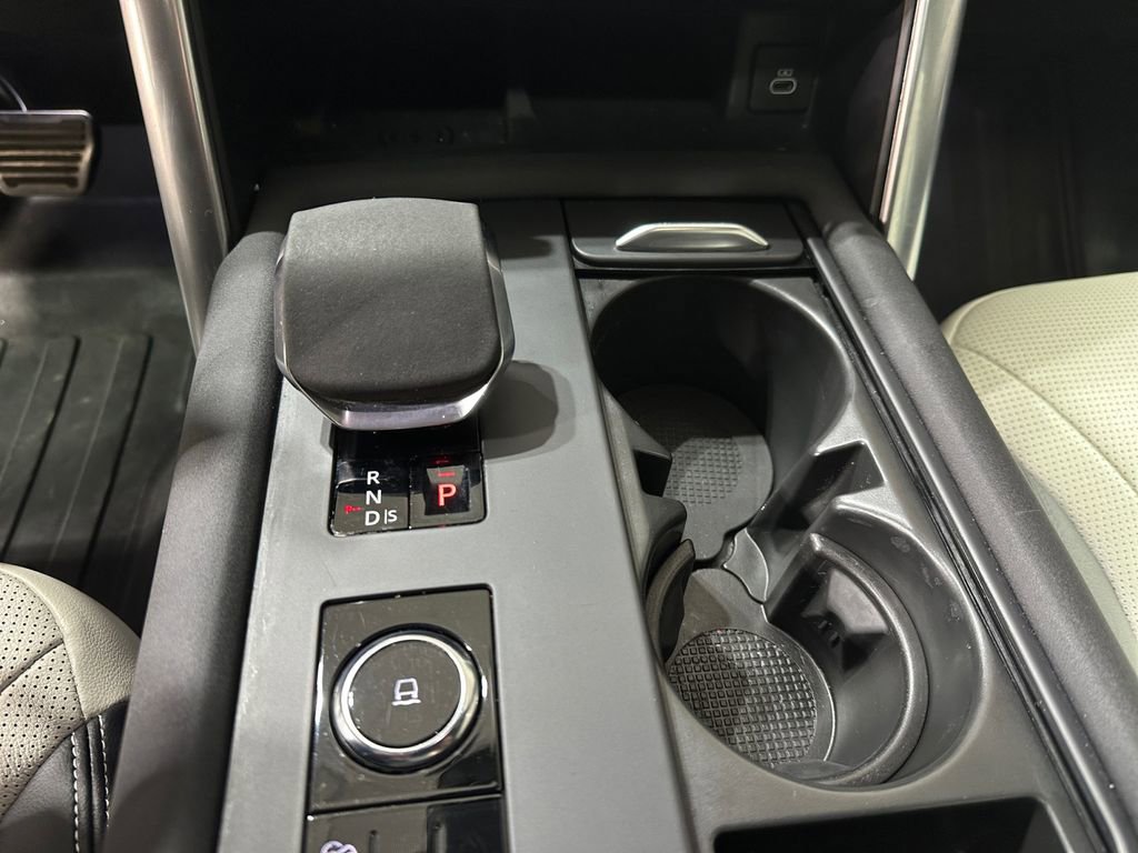 Used 2023 Land Rover Discovery S R-Dynamic image 19