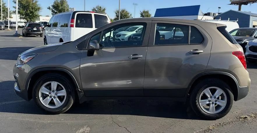 Used 2020 Chevrolet Trax LS FWD image 7
