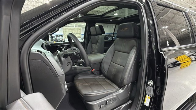 New 2026 Chevrolet Suburban High Country image 11