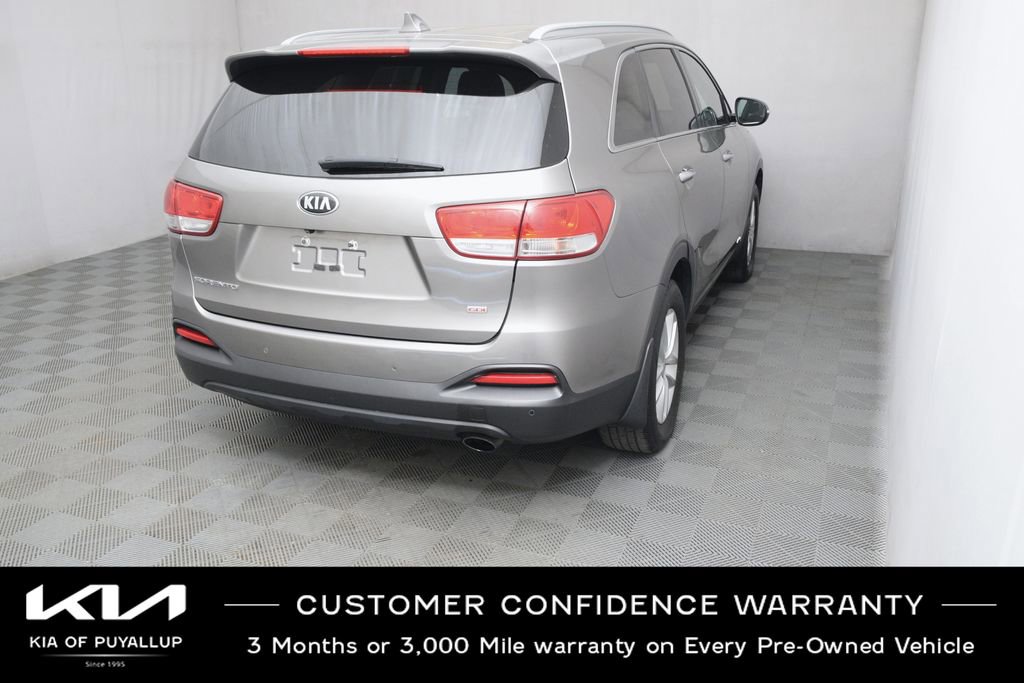 Used 2017 Kia Sorento AWD w/ LX Convenience Package image 5
