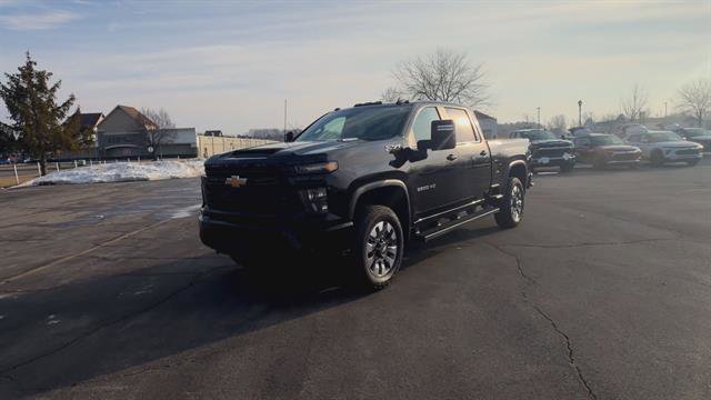 Used 2024 Chevrolet Silverado 2500 Custom w/ Custom Value Package image 4