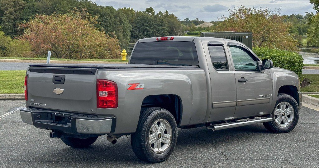 Used 2009 Chevrolet Silverado 1500 LT w/ Power Pack Plus AWD/4WD image 16