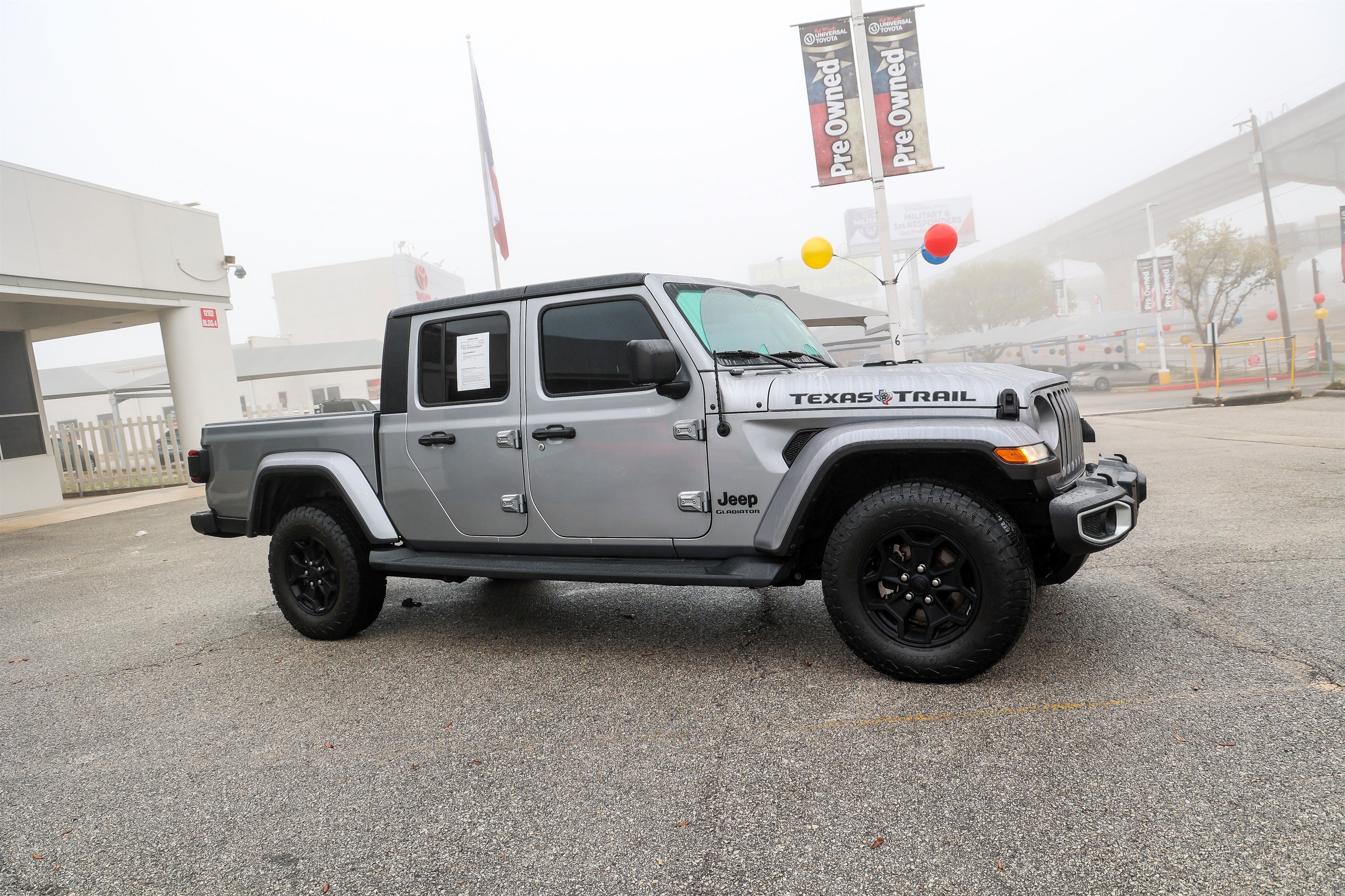Used 2021 Jeep Gladiator Sport image 6