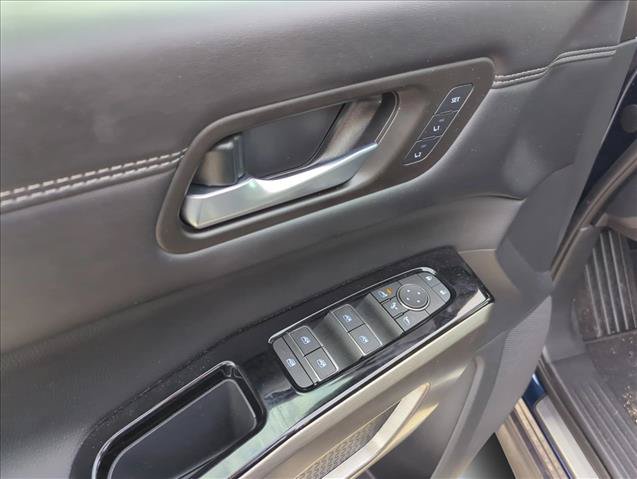 Used 2025 Nissan Pathfinder Platinum w/ Cargo Package FWD image 8