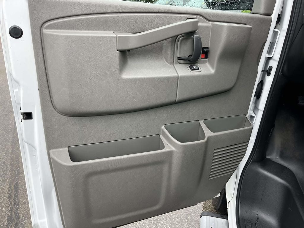 Used 2021 Chevrolet Express 2500 LS w/ Driver Convenience Package RWD image 27