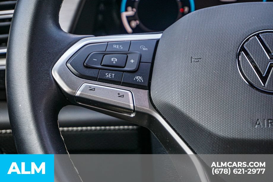 Used 2025 Volkswagen Atlas Cross Sport SE FWD image 28