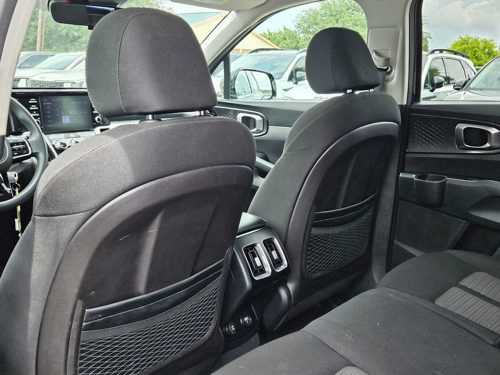 Used 2022 Kia Sorento LX FWD image 17