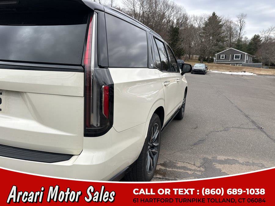 Used 2022 Cadillac Escalade Sport Platinum image 11