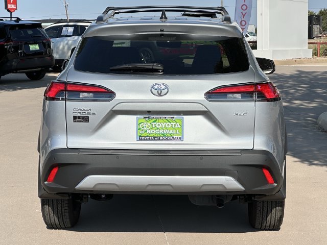 Used 2026 Toyota Corolla Cross XLE w/ Convenience Package FWD image 4