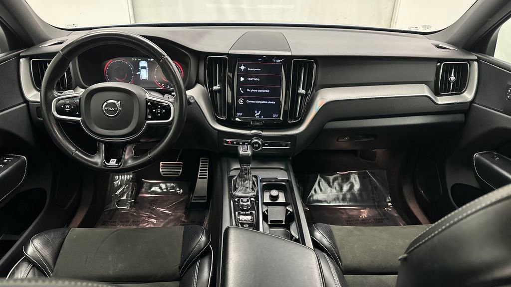 Used 2018 Volvo XC60 T6 R-Design w/ Convenience Package AWD/4WD image 26