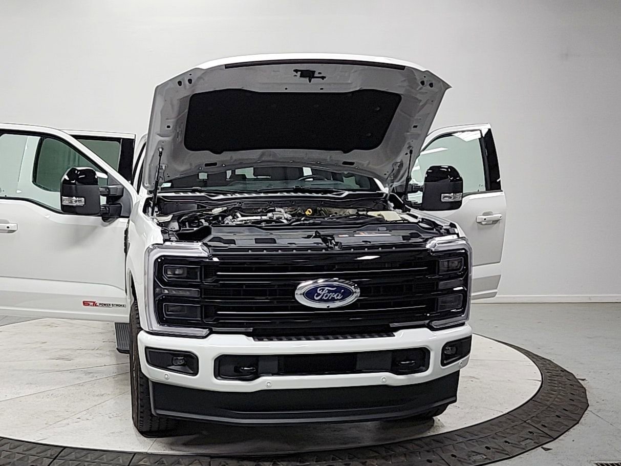 Used 2025 Ford F250 Platinum image 10