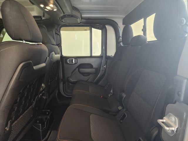 Used 2022 Jeep Gladiator Mojave AWD/4WD image 13