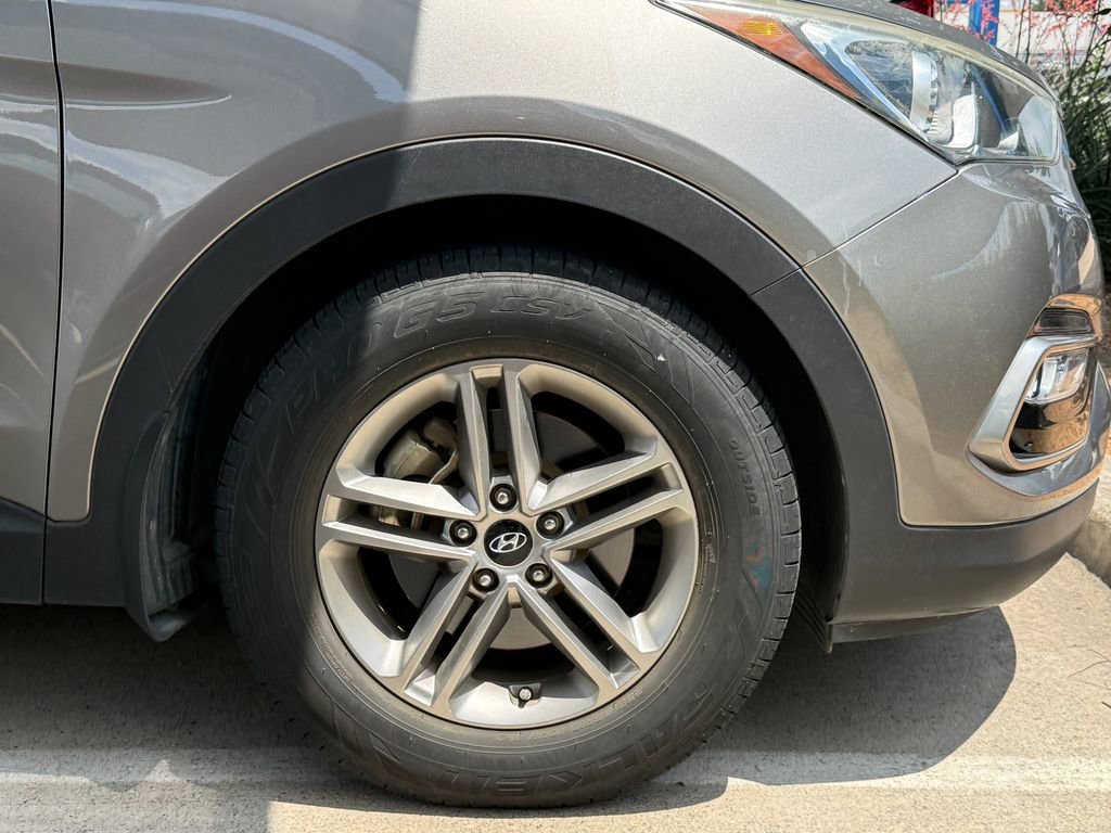 Used 2018 Hyundai Santa Fe Sport w/ 2.4L Value Package 02 FWD image 5