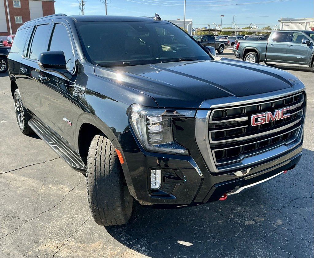 Used 2023 GMC Yukon XL AT4 image 2